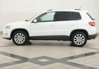Подержанный автомобиль Volkswagen Tiguan 2010 года (7 фото)