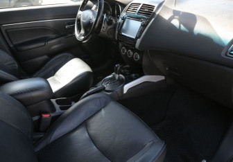 Подержанный автомобиль Peugeot 4008 2012 года (10 фото)