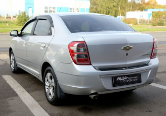 Подержанный автомобиль Chevrolet Cobalt Sedan 2013 года (4 фото)