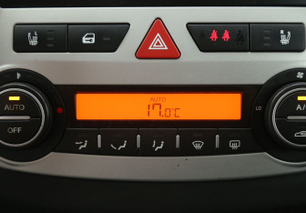 Подержанный автомобиль Kia Ceed Hatchback 2009 года (18 фото)