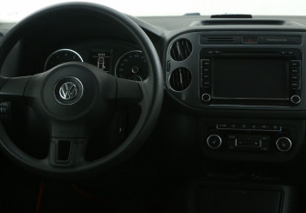 Подержанный автомобиль Volkswagen Tiguan 2014 года (14 фото)