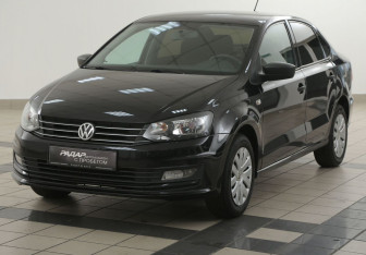 Подержанный автомобиль Volkswagen Polo Sedan 2015 года (8 фото)