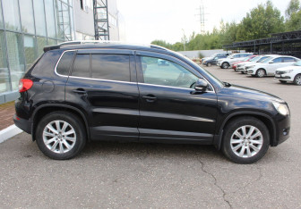 Подержанный автомобиль Volkswagen Tiguan 2008 года (8 фото)