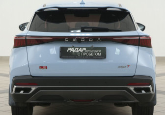 Подержанный автомобиль Omoda C5 2023 года (3 фото)