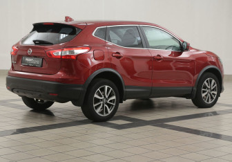 Подержанный автомобиль Nissan Qashqai 2017 года (4 фото)