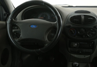 Подержанный автомобиль LADA (ВАЗ) Kalina Sedan 2006 года (14 фото)