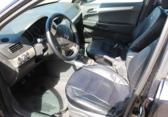 Подержанный автомобиль Opel Astra Wagon 2007 года (10 фото)