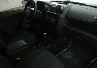 Подержанный автомобиль LADA (ВАЗ) Granta Sedan 2013 года (9 фото)