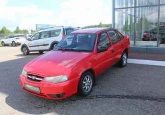 Подержанный автомобиль Daewoo Nexia Sedan 2010 года (3 фото)