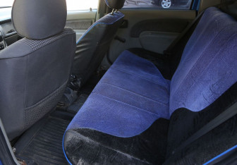 Подержанный автомобиль Renault Logan Sedan 2005 года (9 фото)
