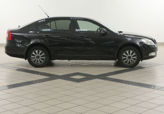 Подержанный автомобиль Skoda Octavia Liftback 2010 года (5 фото)