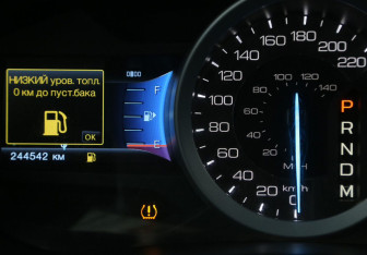 Подержанный автомобиль Ford Explorer 2011 года (21 фото)