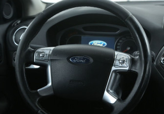 Подержанный автомобиль Ford Mondeo Sedan 2008 года (16 фото)