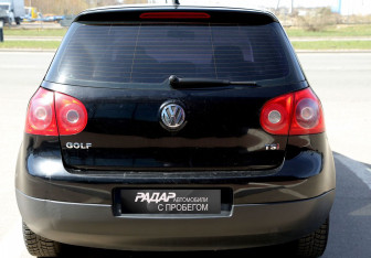 Подержанный автомобиль Volkswagen Golf Hatchback 2008 года (5 фото)