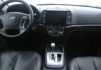 Подержанный автомобиль Hyundai Santa Fe 2011 года (12 фото)