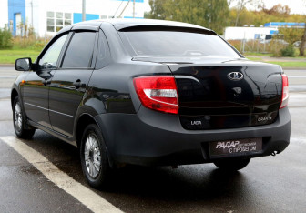 Подержанный автомобиль LADA (ВАЗ) Granta Sedan 2015 года (4 фото)
