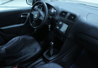 Подержанный автомобиль Volkswagen Polo Sedan 2015 года (6 фото)