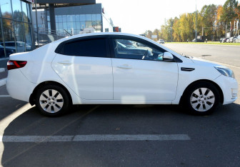 Подержанный автомобиль Kia Rio Sedan 2013 года (7 фото)