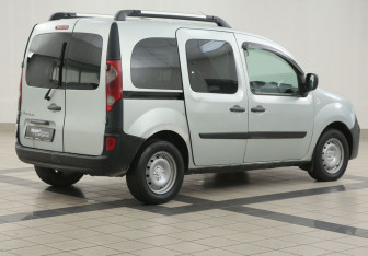 Подержанный автомобиль Renault Kangoo 2008 года (4 фото)