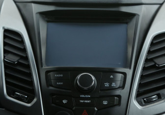 Подержанный автомобиль SsangYong Actyon 2014 года (13 фото)