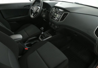 Подержанный автомобиль Hyundai Creta 2018 года (9 фото)