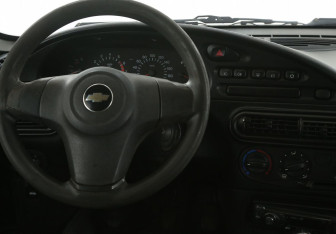 Подержанный автомобиль Chevrolet Niva 2012 года (14 фото)