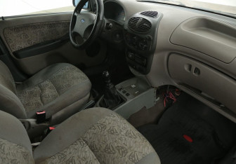 Подержанный автомобиль LADA (ВАЗ) Kalina Sedan 2006 года (9 фото)