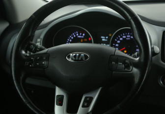 Подержанный автомобиль Kia Sportage 2015 года (16 фото)