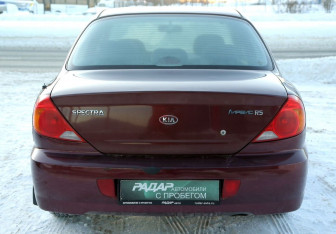 Подержанный автомобиль Kia Spectra Sedan 2008 года (5 фото)
