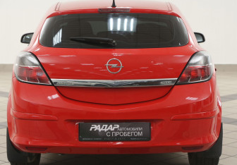Подержанный автомобиль Opel Astra Hatchback 2008 года (3 фото)