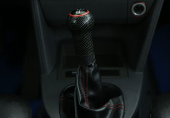 Подержанный автомобиль Volkswagen Touran 2005 года (15 фото)