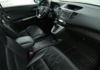 Подержанный автомобиль Honda CR-V 2013 года (9 фото)