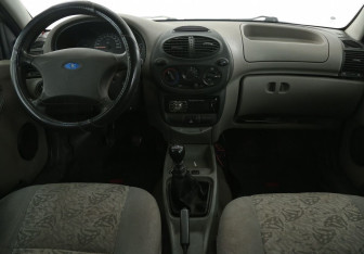 Подержанный автомобиль LADA (ВАЗ) Kalina Sedan 2006 года (12 фото)