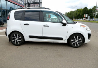Подержанный автомобиль Citroen C3 Picasso 2013 года (7 фото)