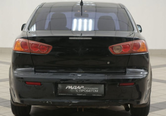 Подержанный автомобиль Mitsubishi Lancer Sedan 2008 года (3 фото)