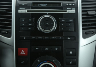 Подержанный автомобиль Kia Venga 2014 года (13 фото)