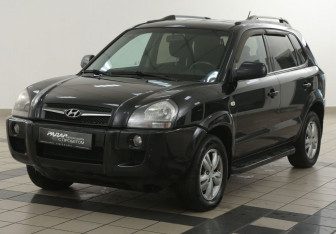 Подержанный автомобиль Hyundai Tucson 2008 года (8 фото)