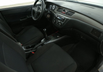 Подержанный автомобиль Mitsubishi Lancer Sedan 2007 года (9 фото)