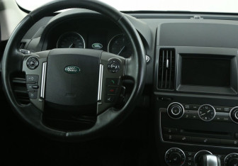 Подержанный автомобиль Land Rover Freelander 2014 года (14 фото)
