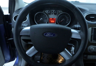 Подержанный автомобиль Ford Focus Wagon 2008 года (10 фото)