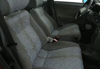 Подержанный автомобиль LADA (ВАЗ) 2110 2004 года (10 фото)