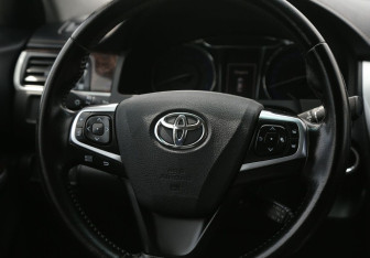 Подержанный автомобиль Toyota Camry Sedan 2017 года (19 фото)