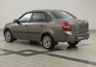 Подержанный автомобиль LADA (ВАЗ) Granta Sedan 2014 года (2 фото)
