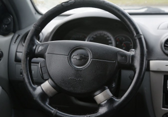 Подержанный автомобиль Chevrolet Lacetti Hatchback 2008 года (16 фото)