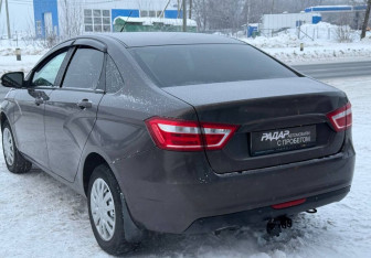 Подержанный автомобиль LADA (ВАЗ) Vesta Sedan 2017 года (5 фото)