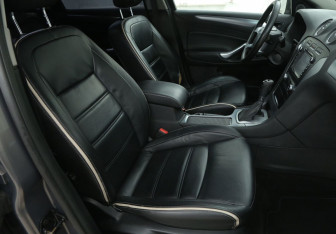 Подержанный автомобиль Ford Mondeo Sedan 2011 года (10 фото)