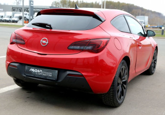Подержанный автомобиль Opel Astra Hatchback 2013 года (6 фото)