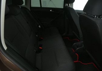 Подержанный автомобиль Volkswagen Tiguan 2014 года (11 фото)