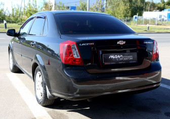 Подержанный автомобиль Chevrolet Lacetti Wagon 2005 года (4 фото)