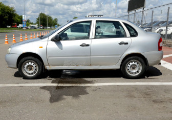 Подержанный автомобиль LADA (ВАЗ) Kalina Sedan 2010 года (8 фото)